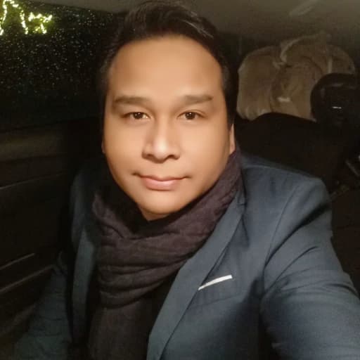 เขียว ดวงสดใส