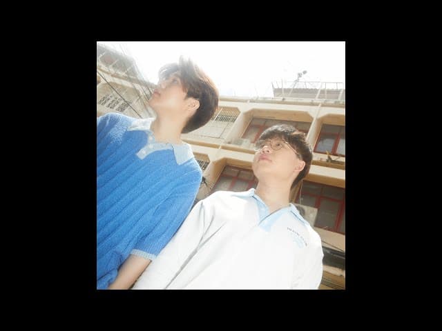มีผีเสื้อบินอยู่ในท้อง