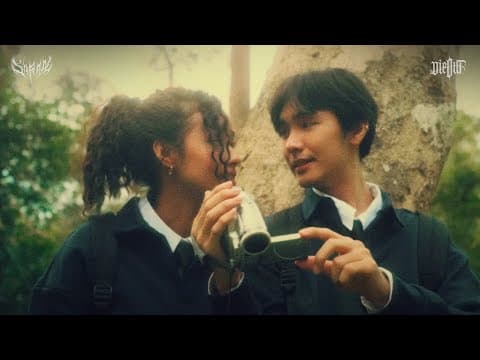อยู่กับฉันก่อน  ft. THAOWANZ - SARAN
