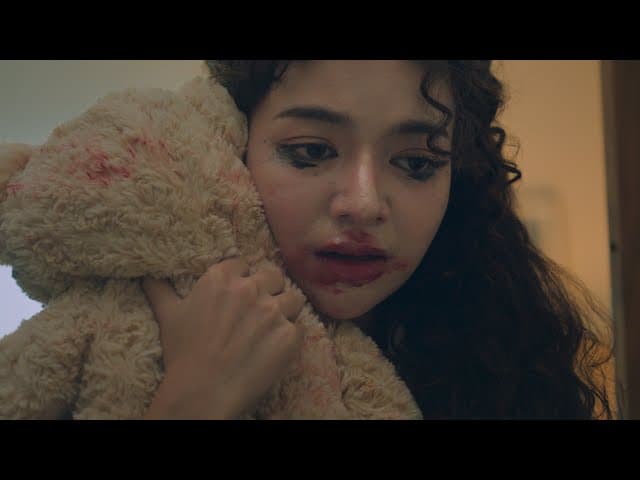 ไม่อยากเห็นเธอรักใคร (Only Love Me)  ft. LEGENDBOY
